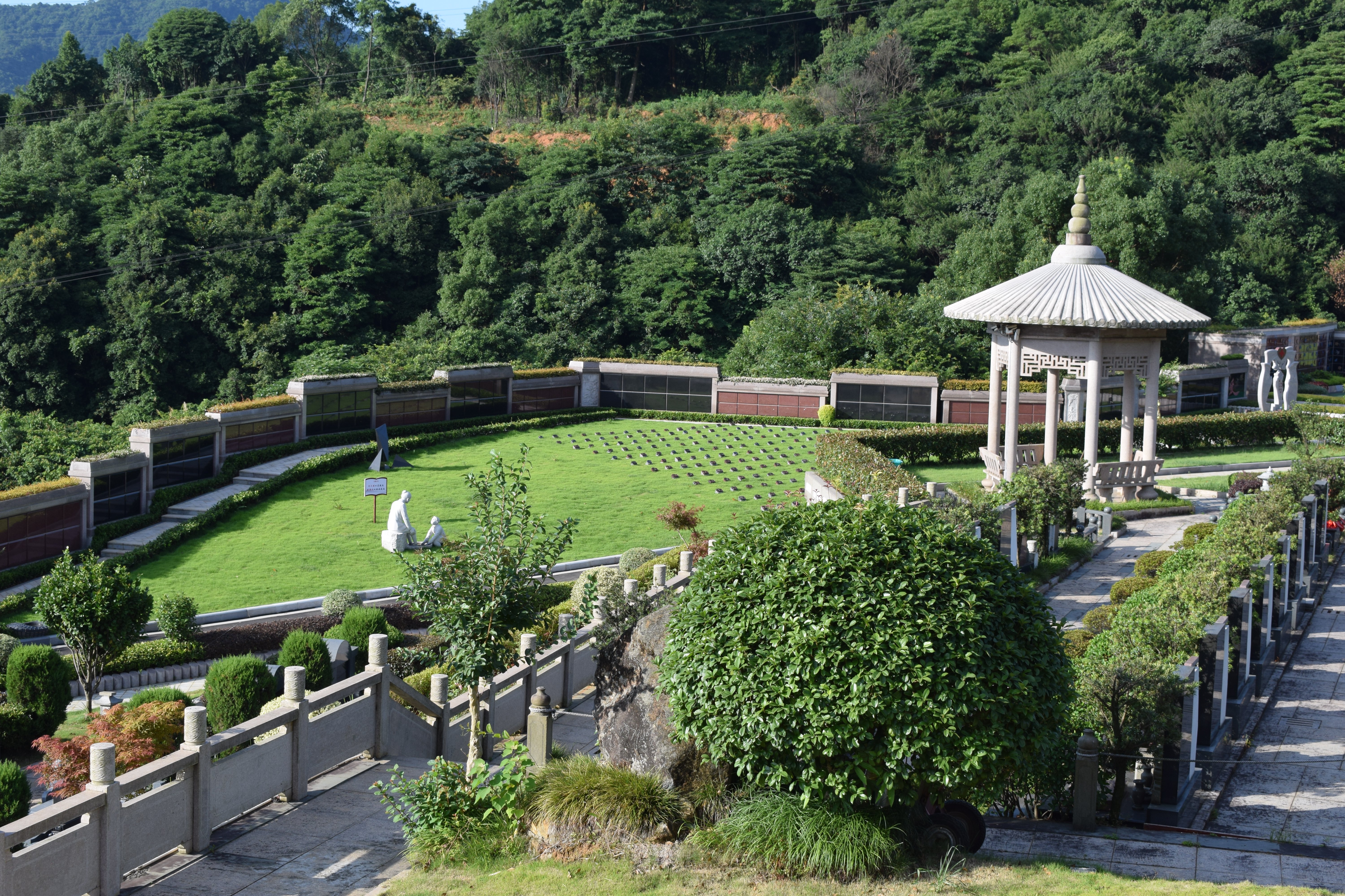 Z6尊龙凯时引领公墓行业转型升级，创新实际获社会宽泛认可