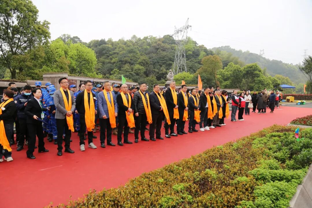 性命·曙光 | 玉龙陵寝这场清明公祭，把三份敬意写进青山！